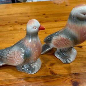 Vintage MCM Ceramic Bird/Pigeon (2) Figurines in Lusterware Glaze Gray and Peach